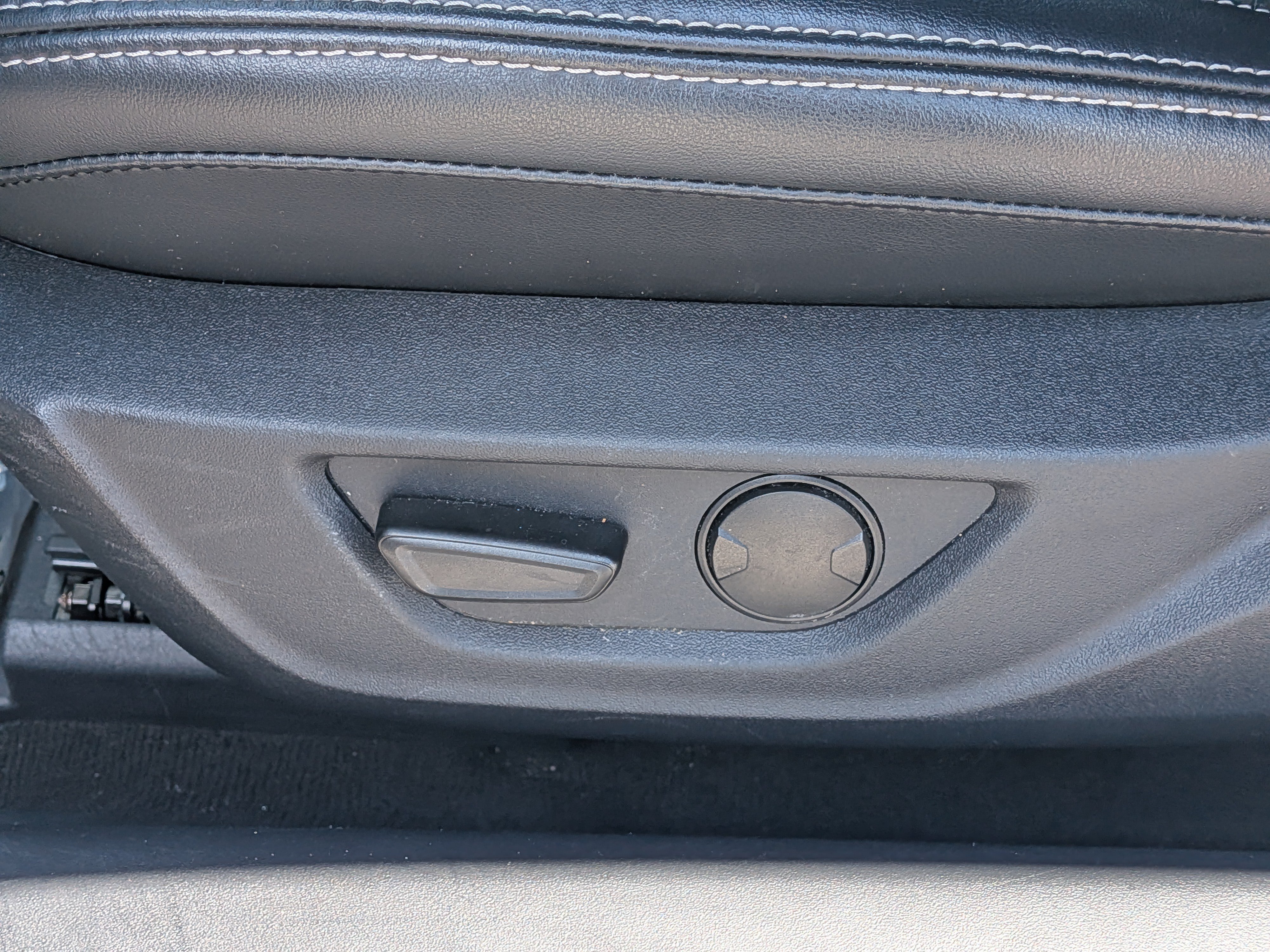 Used 2025 Ford Mustang Premium RWD image 22