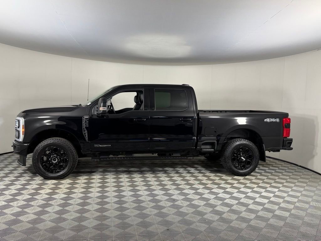 Used 2025 Ford F350 Lariat w/ Black Appearance Package image 10