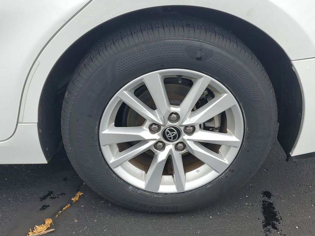 Used 2025 Toyota Camry LE FWD image 6