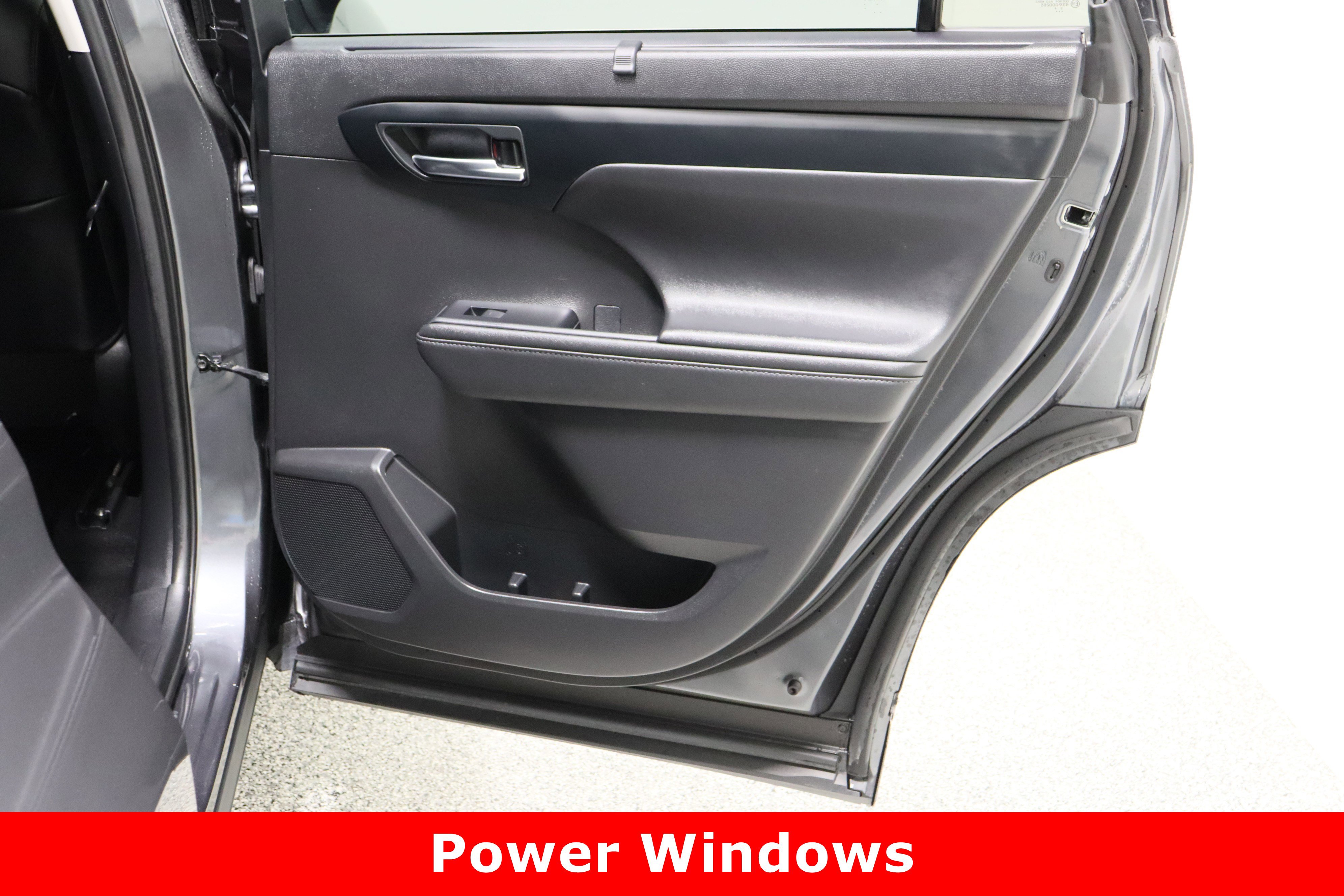 Used 2020 Toyota Highlander XLE image 37