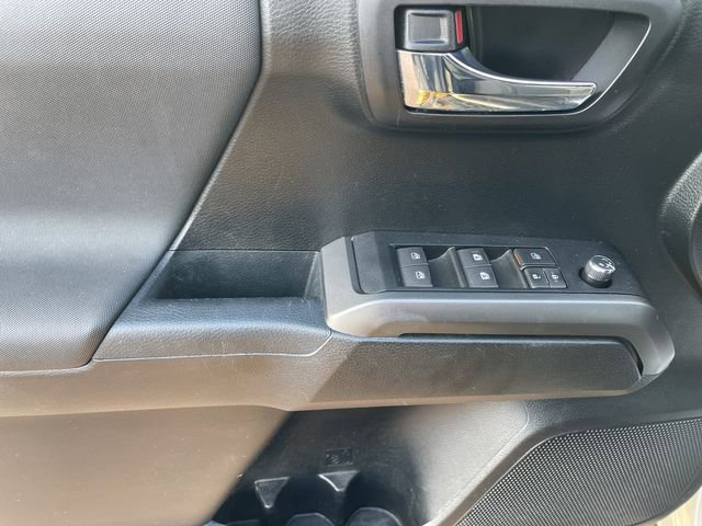 Certified 2017 Toyota Tacoma TRD Off-Road w/ Tow Package (A/T) image 12