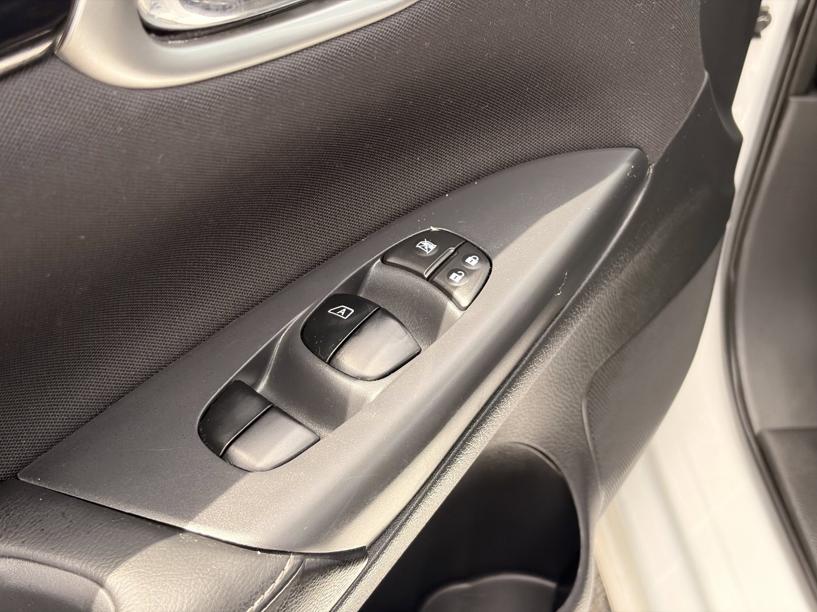 Used 2017 Nissan Sentra SV FWD image 18