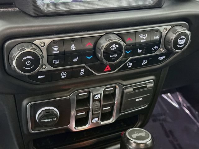 Used 2020 Jeep Wrangler Unlimited Sahara AWD/4WD image 16