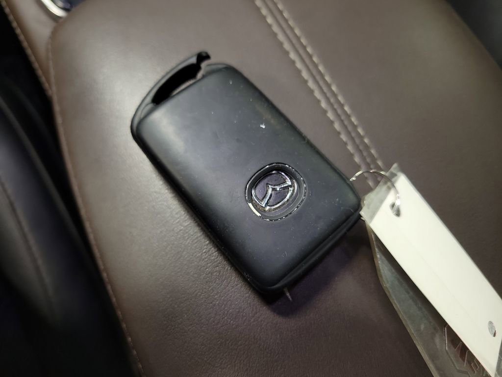 Used 2021 MAZDA CX-30 AWD 2.5 S w/ Premium Package image 16