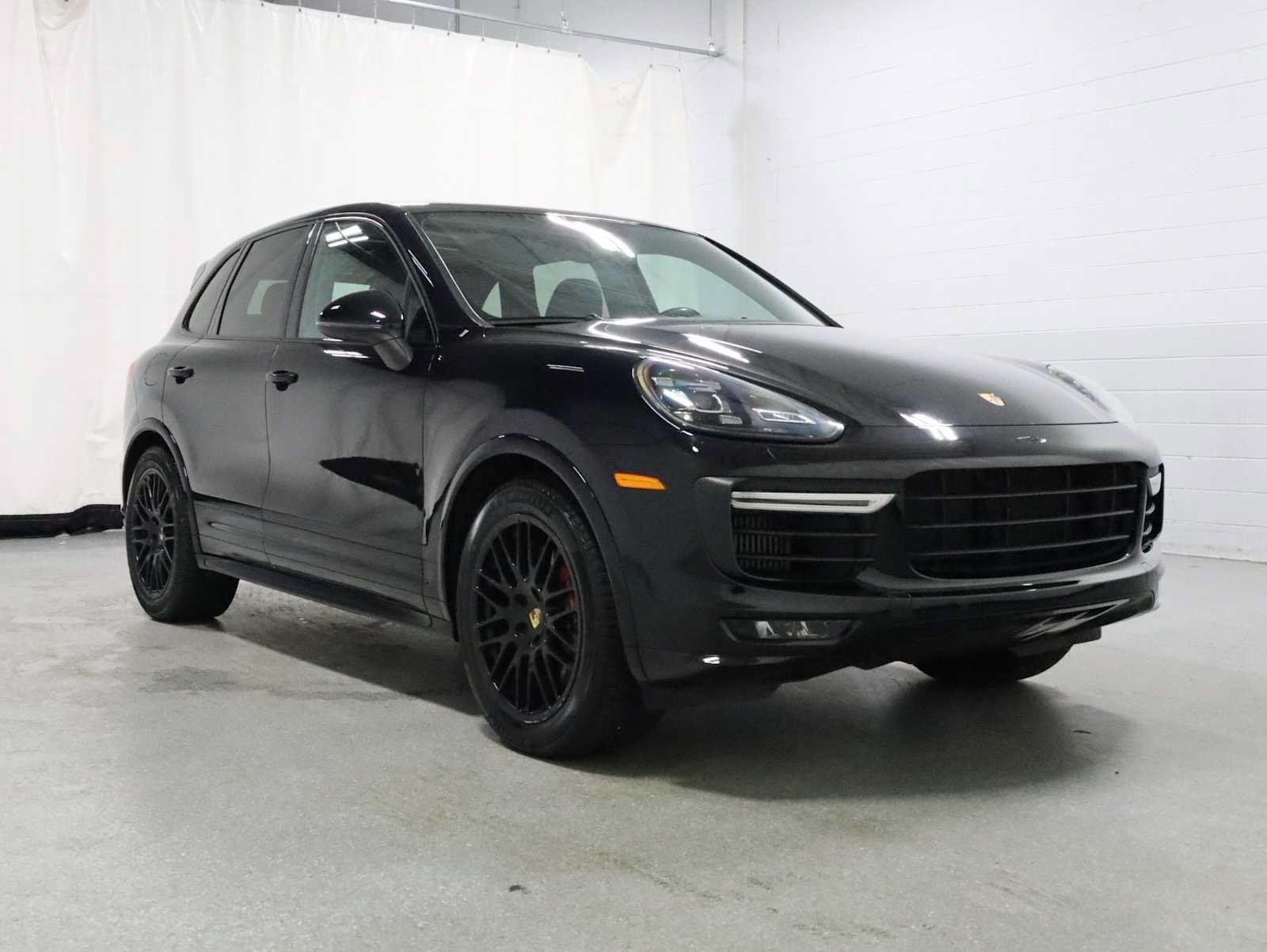 Used 2016 Porsche Cayenne GTS AWD/4WD image 13