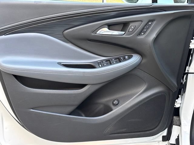 Used 2019 Buick Envision Essence FWD image 13