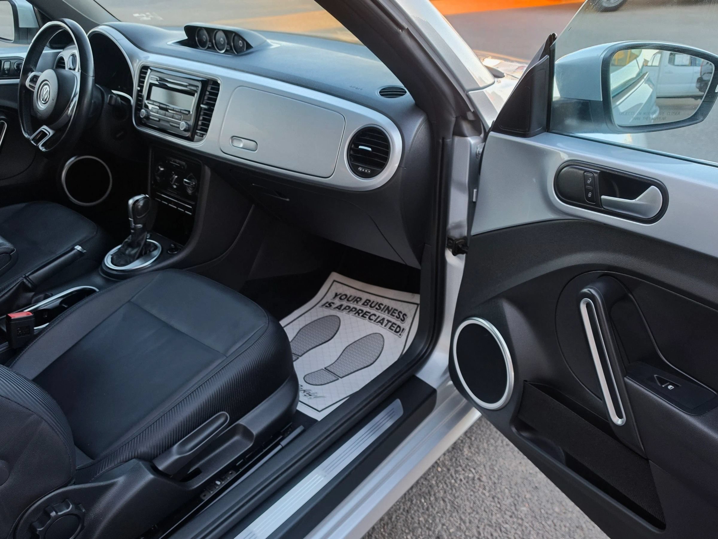 Used 2013 Volkswagen Beetle TDI FWD image 17
