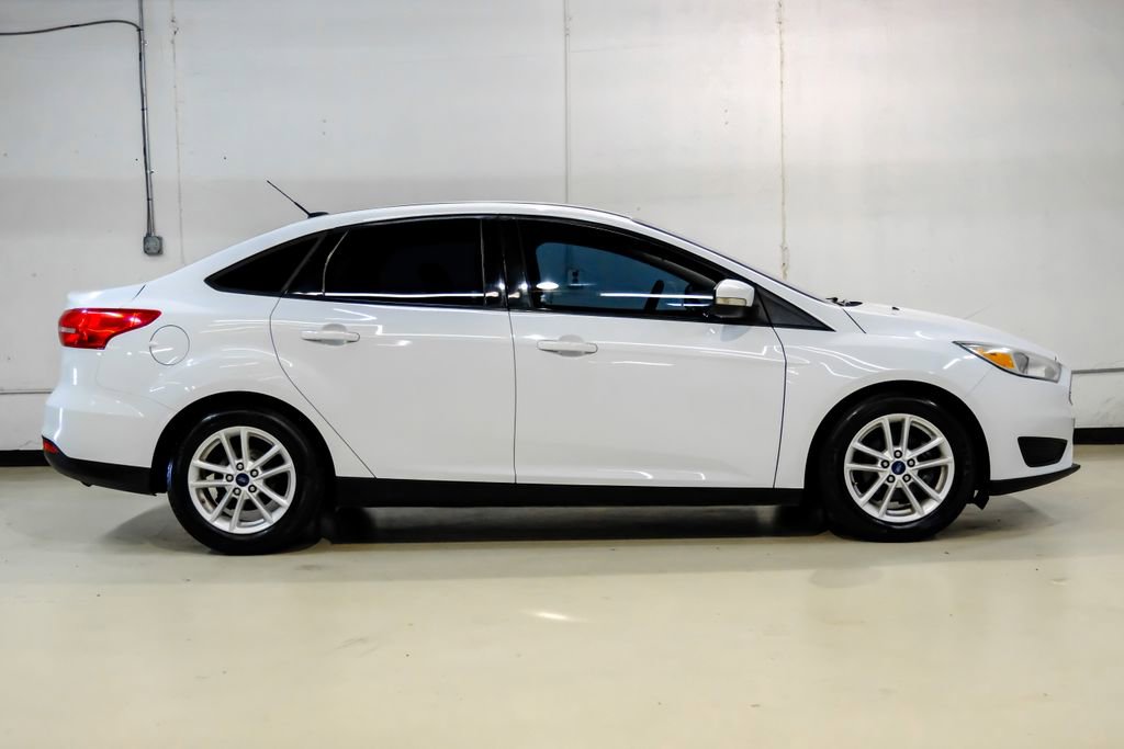 Used 2017 Ford Focus SE FWD image 5
