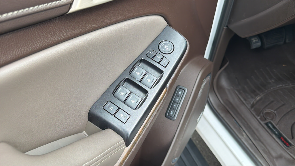 Used 2018 GMC Yukon Denali RWD image 10
