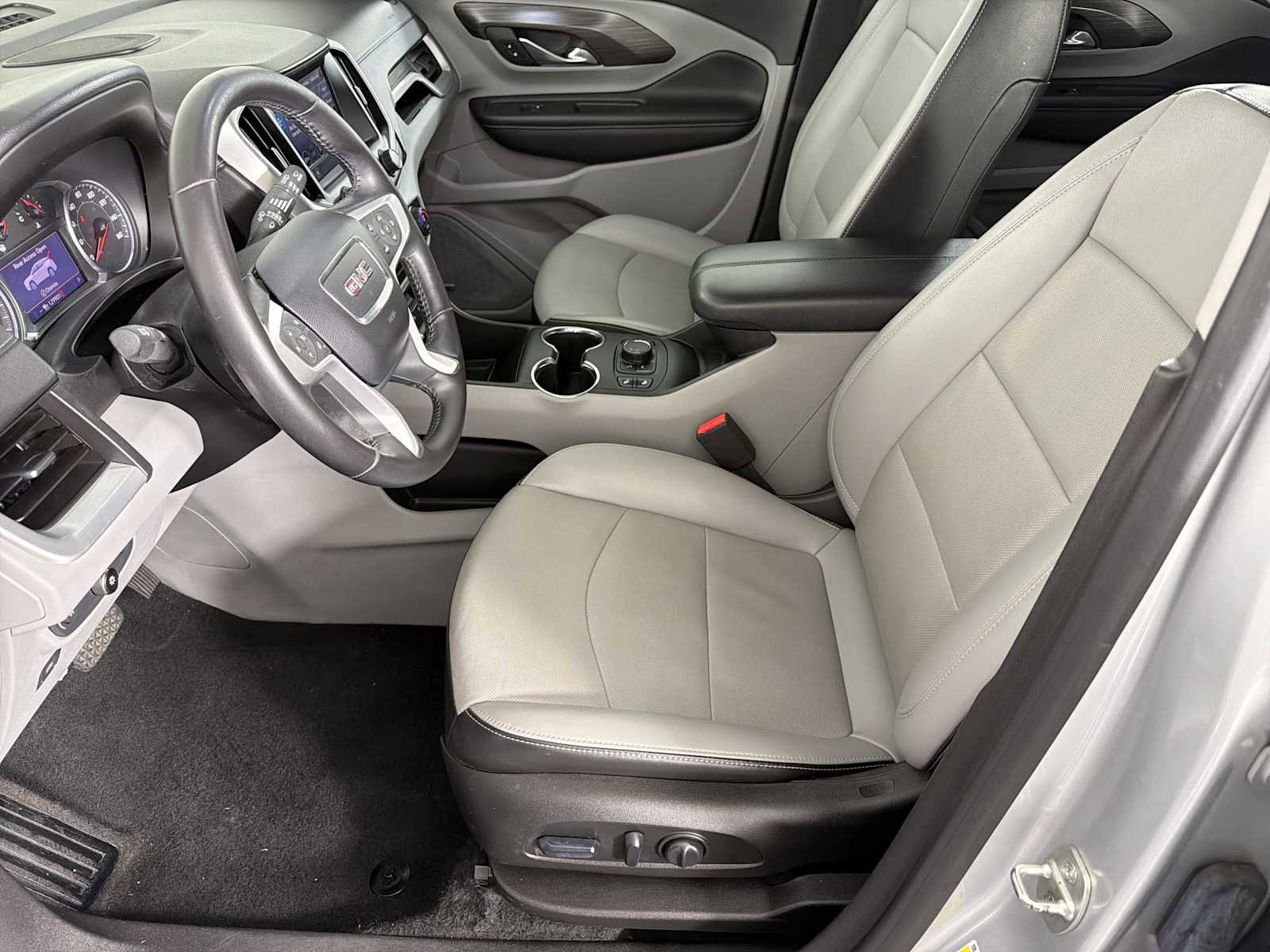 Used 2022 GMC Terrain SLT w/ Infotainment Package II FWD image 7