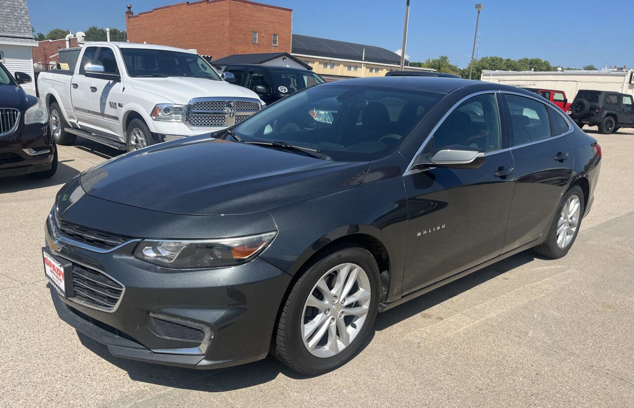 Used 2017 Chevrolet Malibu LT image 1