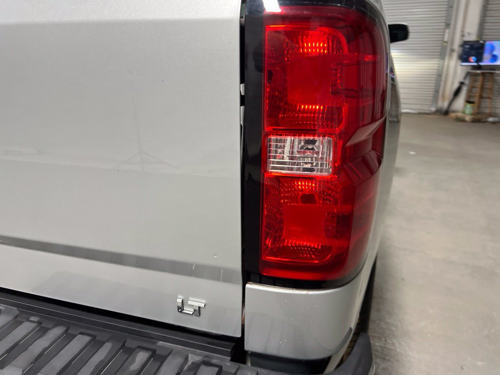 Used 2018 Chevrolet Silverado 1500 LT w/ All Star Edition AWD/4WD image 33