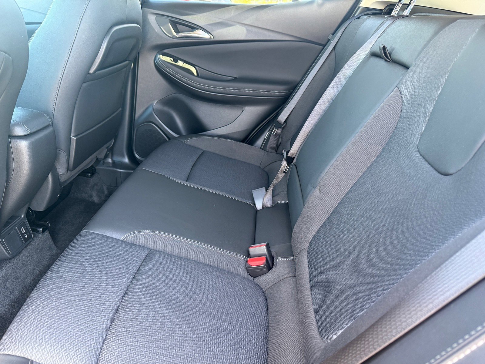 Used 2023 Buick Encore GX Select w/ Safety Package II image 21