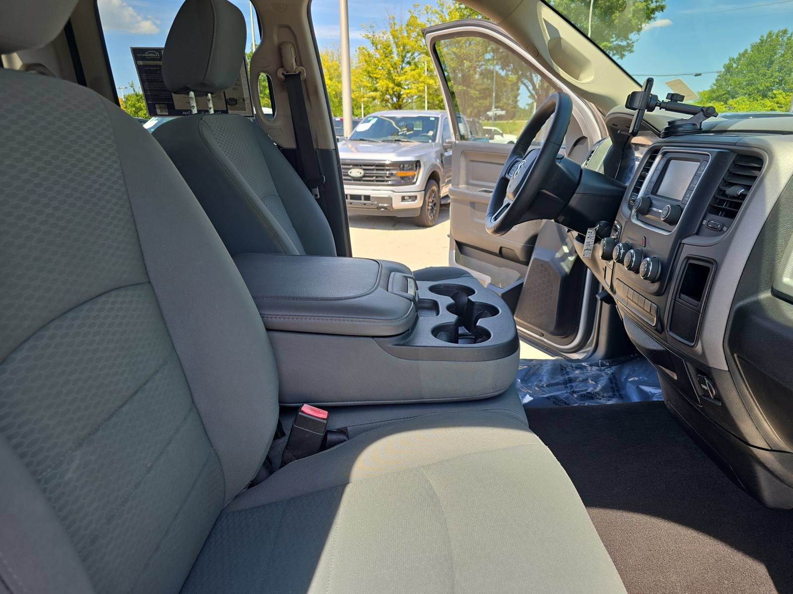 Used 2017 RAM 1500 Express RWD image 10