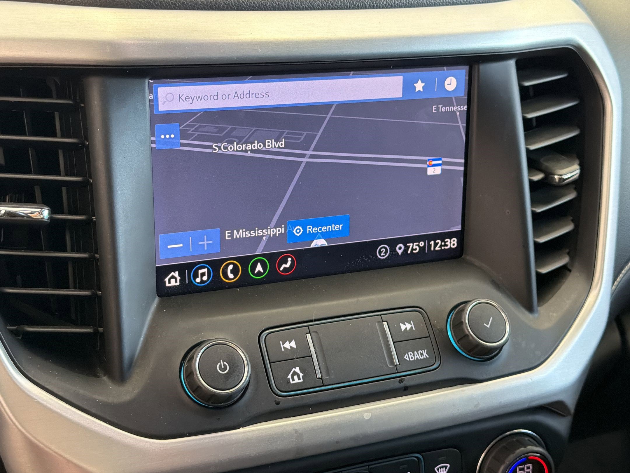 Used 2020 GMC Acadia SLT w/ Driver Alert Package II image 24