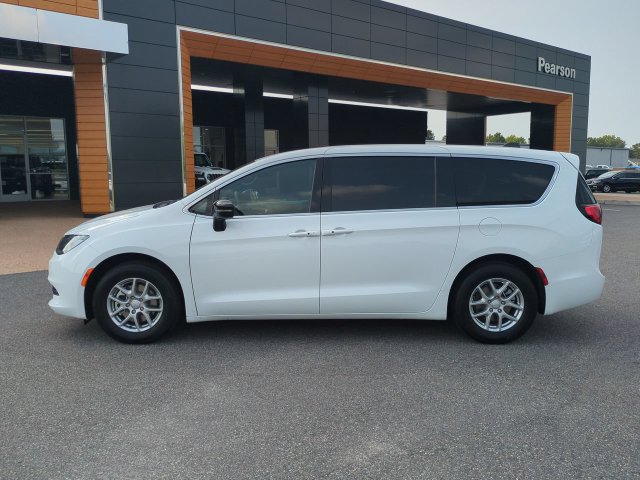 New 2027 Chrysler Pacifica LX FWD image 7