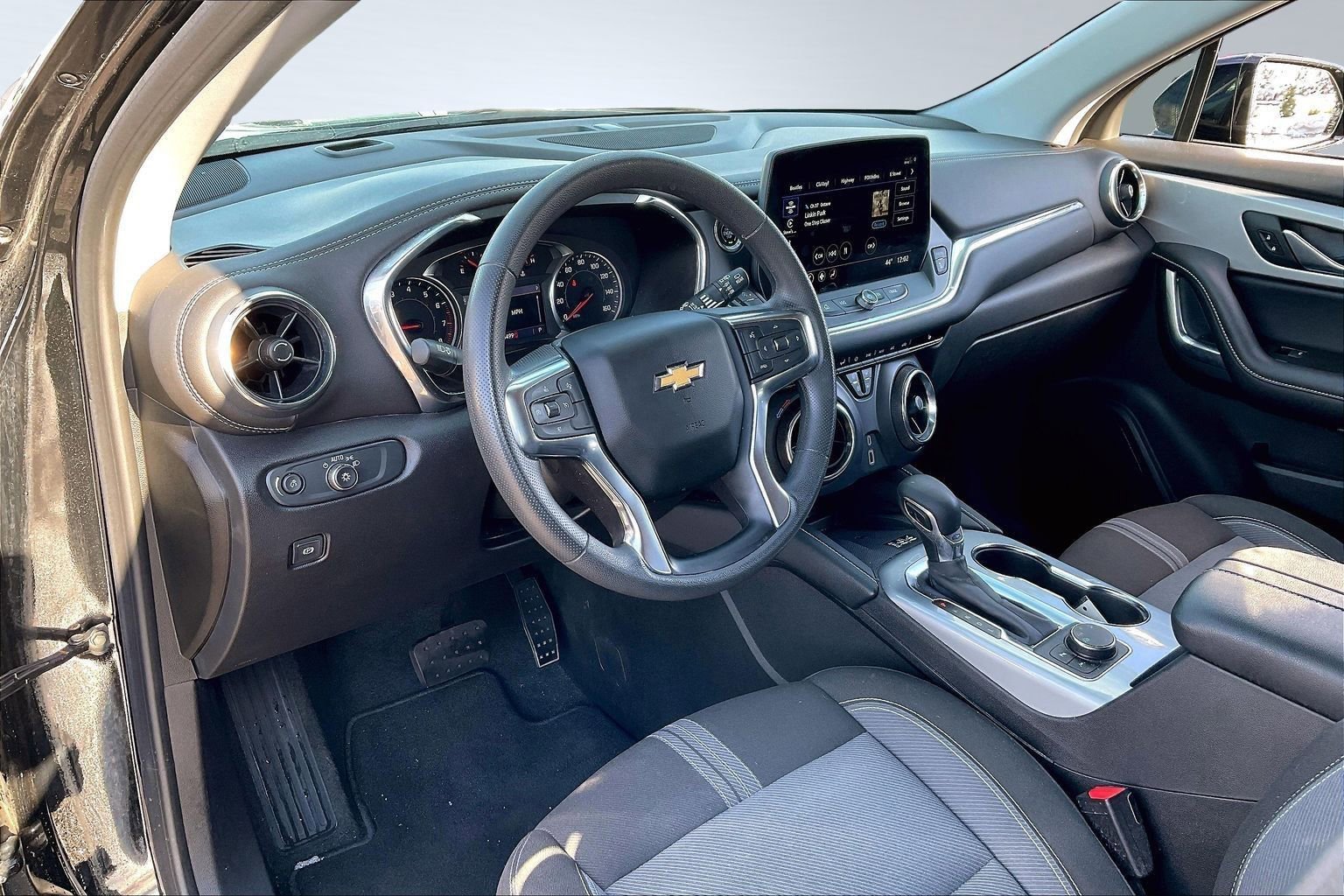 Used 2024 Chevrolet Blazer LT w/ Convenience Package image 12