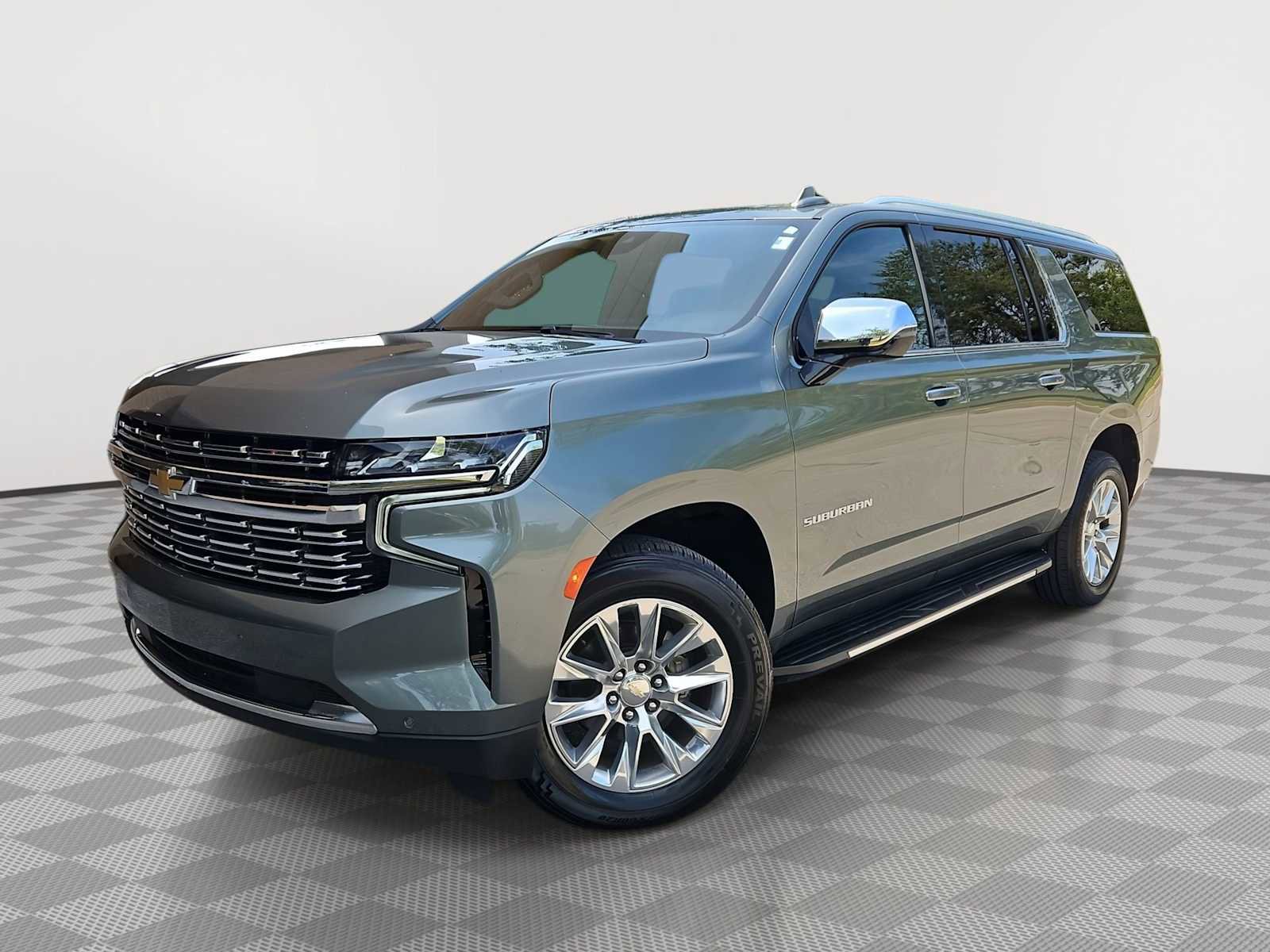 Used 2023 Chevrolet Suburban Premier AWD/4WD image 1