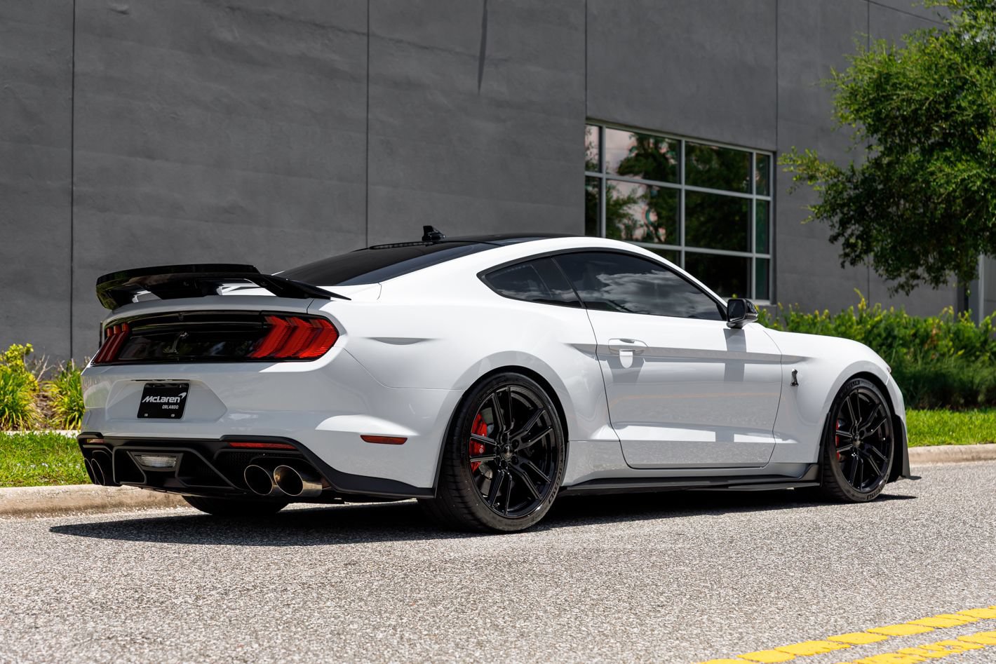 Used 2022 Ford Mustang Shelby GT500 w/ Technology Package RWD image 11
