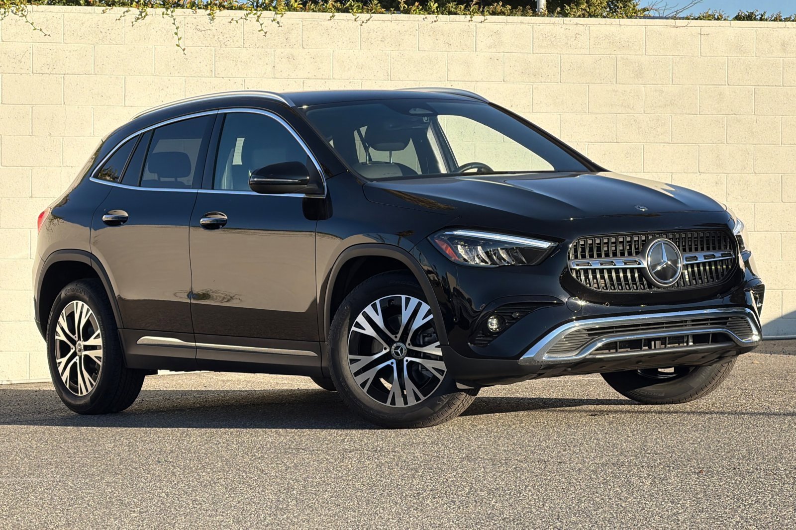 Certified 2025 Mercedes-Benz GLA 250 image 2