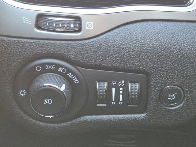 Used 2021 Jeep Cherokee Limited image 10