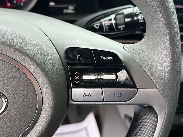 Used 2023 Hyundai Elantra SEL image 22