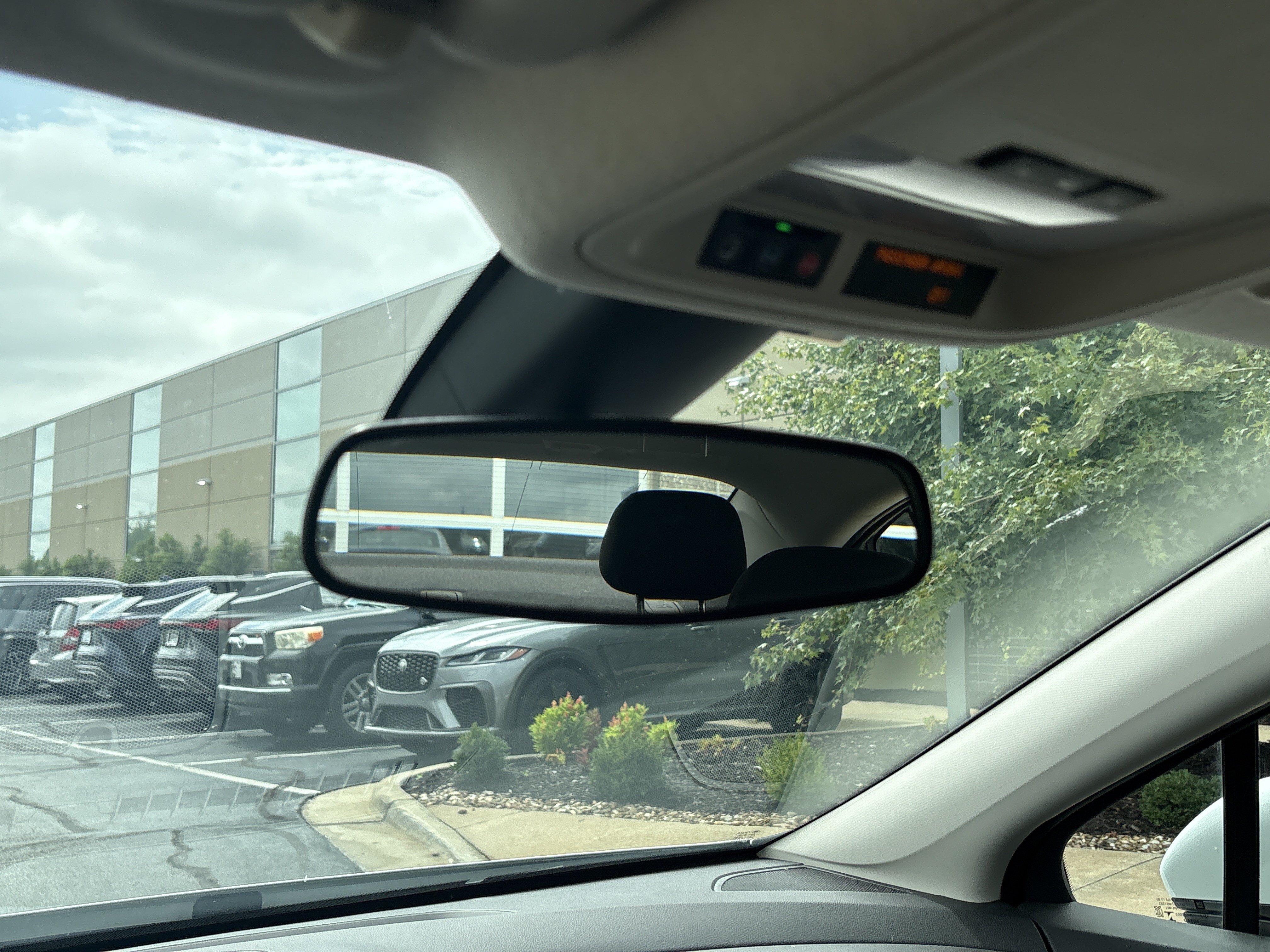 Used 2018 Chevrolet Cruze LS FWD image 17