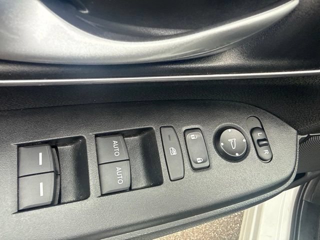 Used 2017 Honda CR-V EX image 16