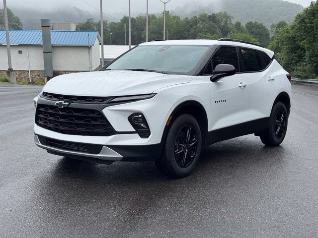New 2026 Chevrolet Blazer LT w/ Convenience Package AWD/4WD image 3