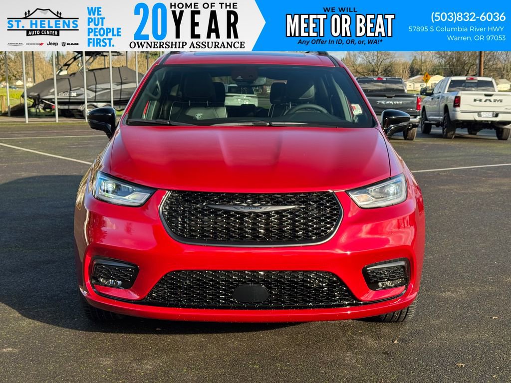 New 2026 Chrysler Pacifica Limited image 13