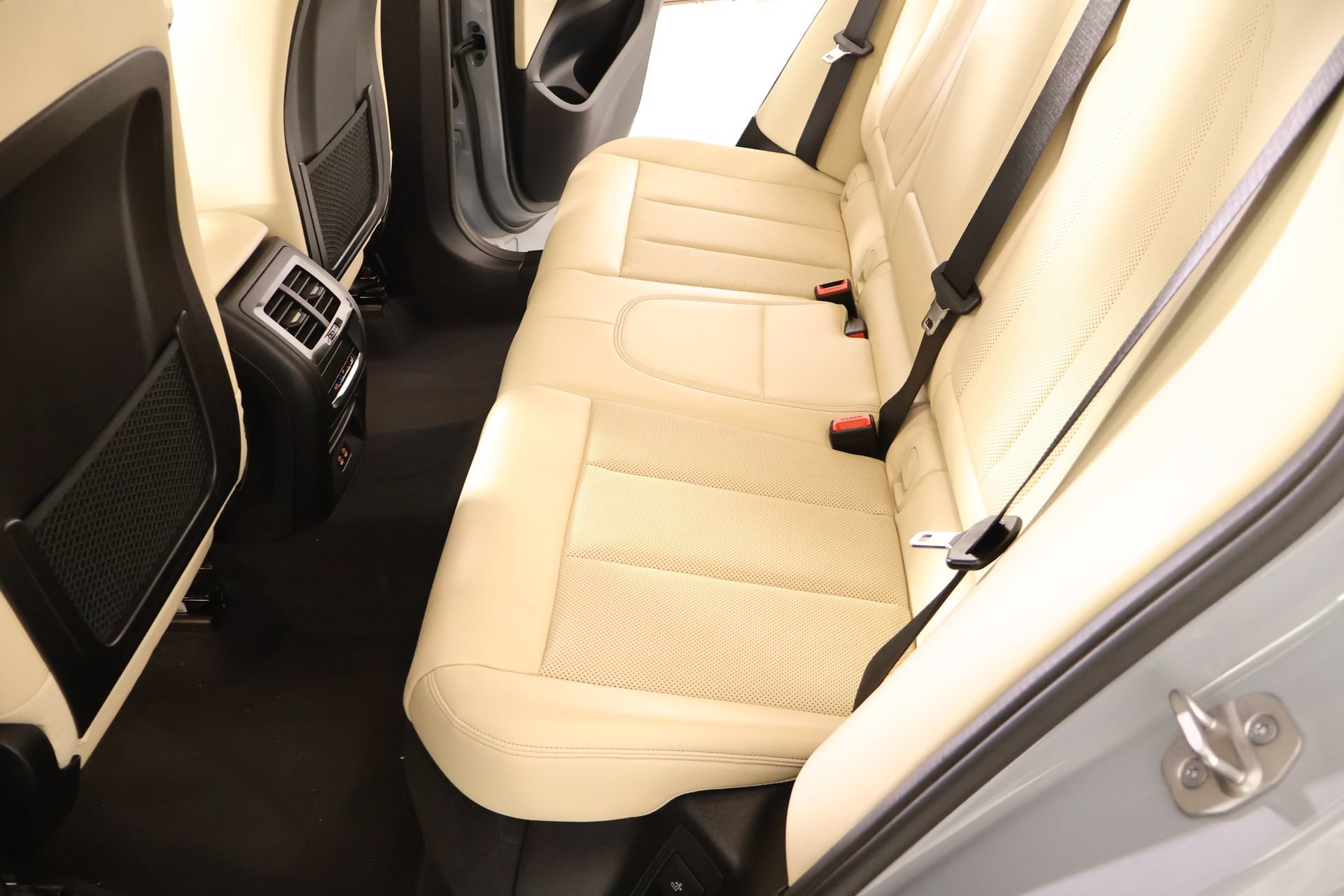 Used 2023 BMW X3 M40i AWD/4WD image 13