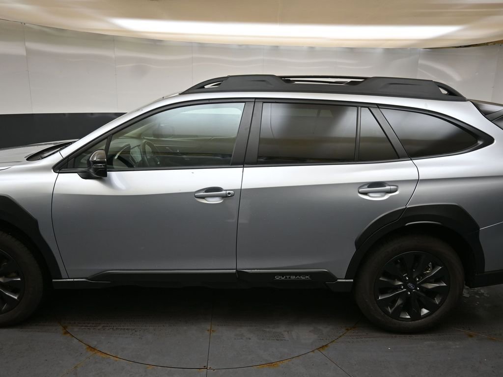 Certified 2025 Subaru Outback Onyx Edition image 3