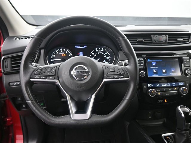 Used 2018 Nissan Rogue Sport SL image 2