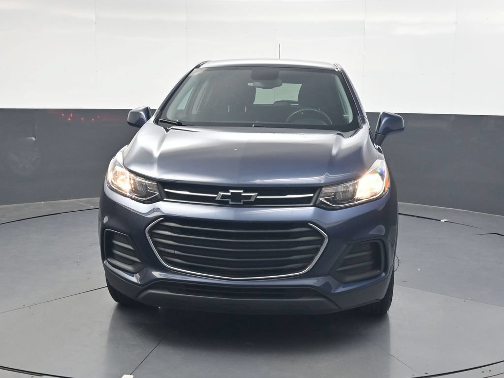 Used 2019 Chevrolet Trax LS w/ Tint and Cruise Package AWD/4WD image 12