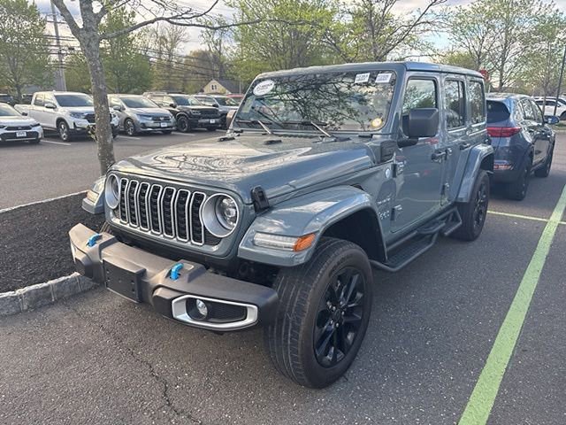 Used 2024 Jeep Wrangler Unlimited Sahara image 3