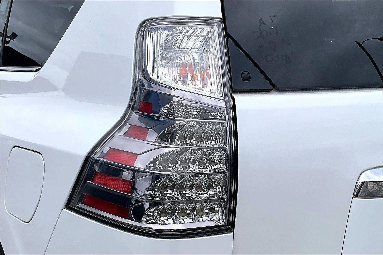 Used 2017 Lexus GX 460 w/ Navigation Package AWD/4WD image 23