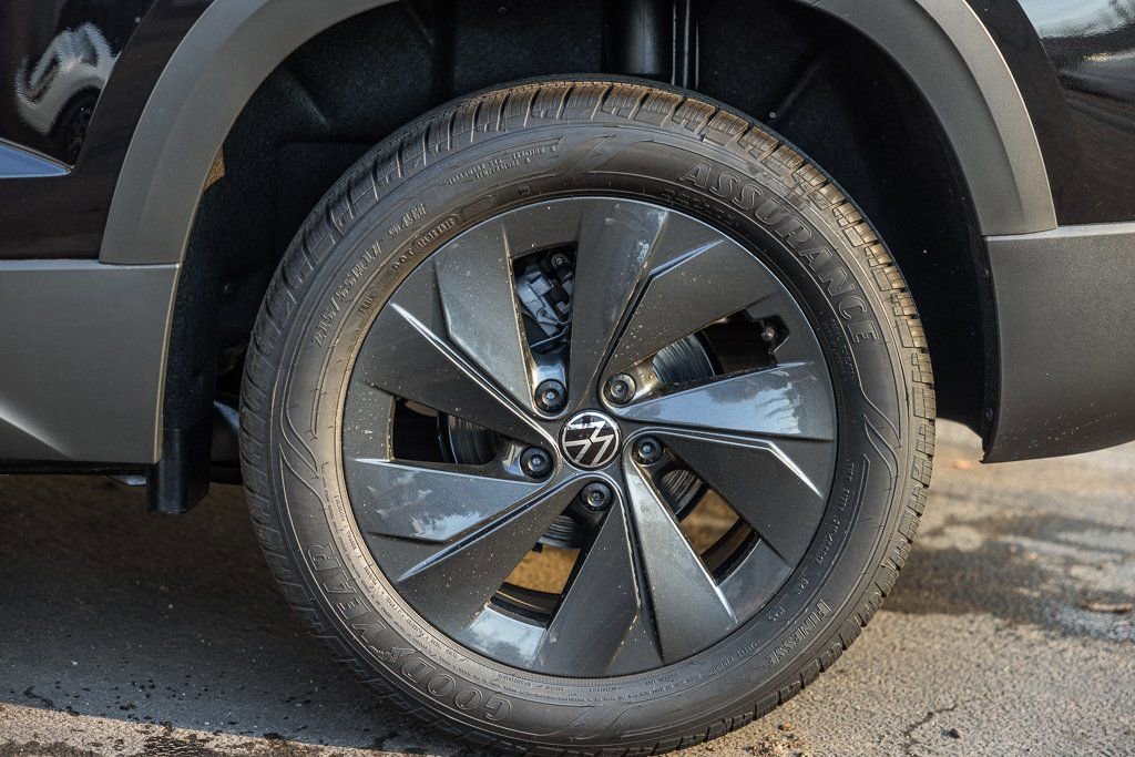 New 2025 Volkswagen Taos S image 5