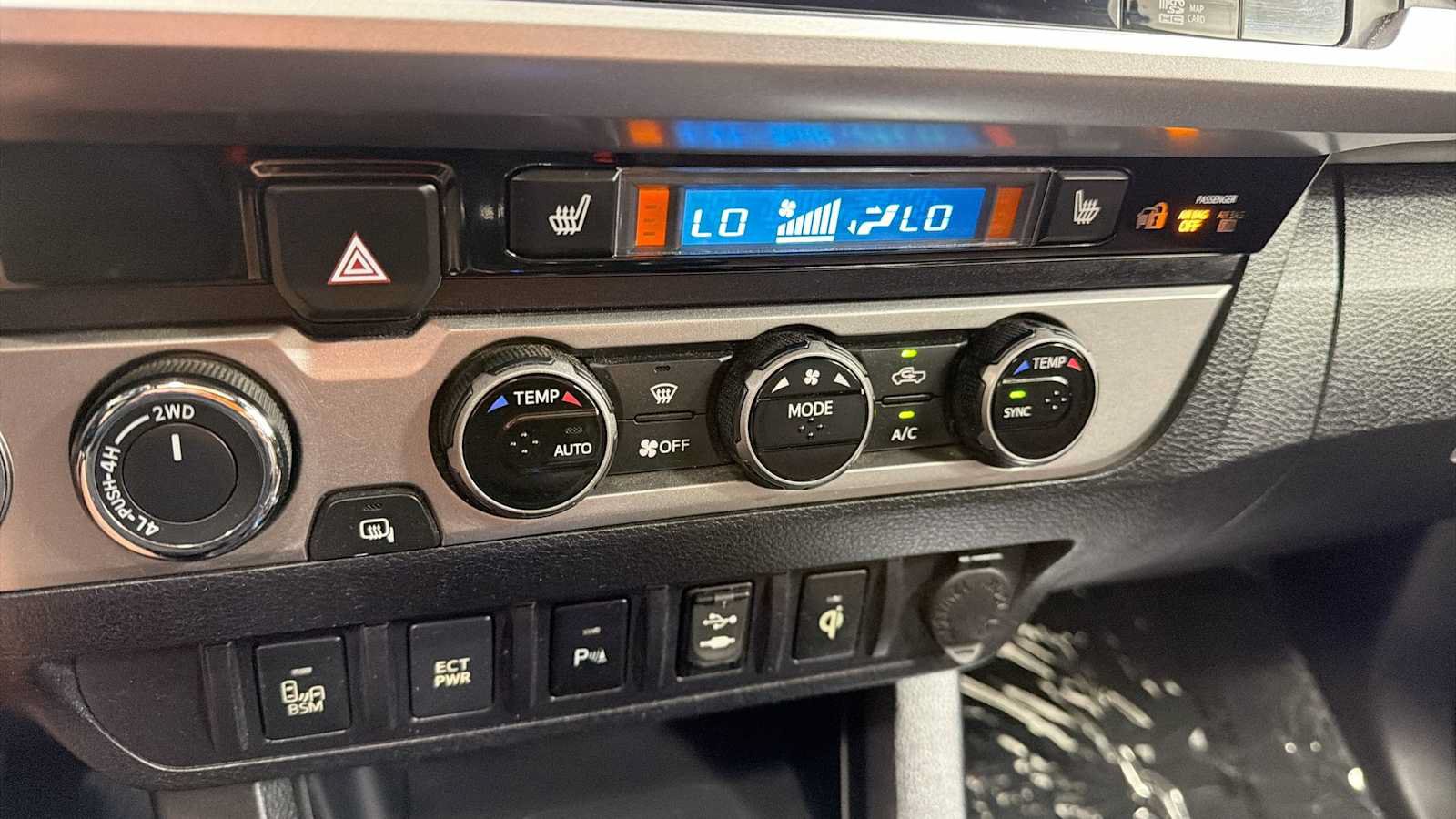 Certified 2016 Toyota Tacoma Limited w/ Towing Package AWD/4WD image 21