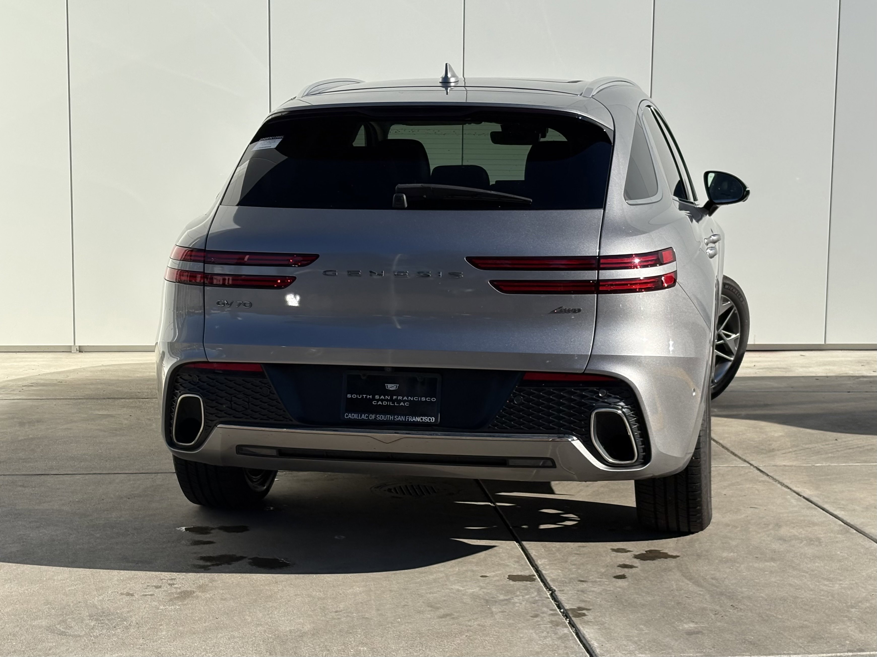 Used 2022 Genesis GV70 2.5T w/ Advanced Package image 6