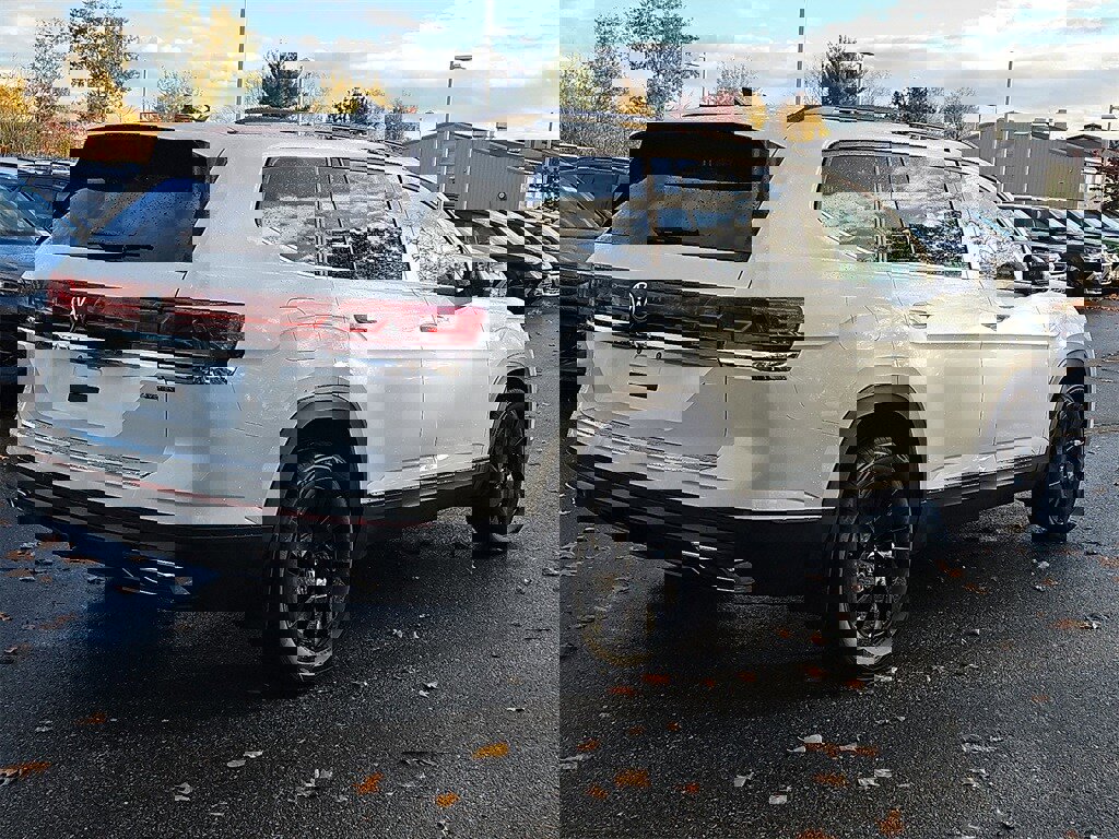 New 2026 Volkswagen Atlas SE image 3