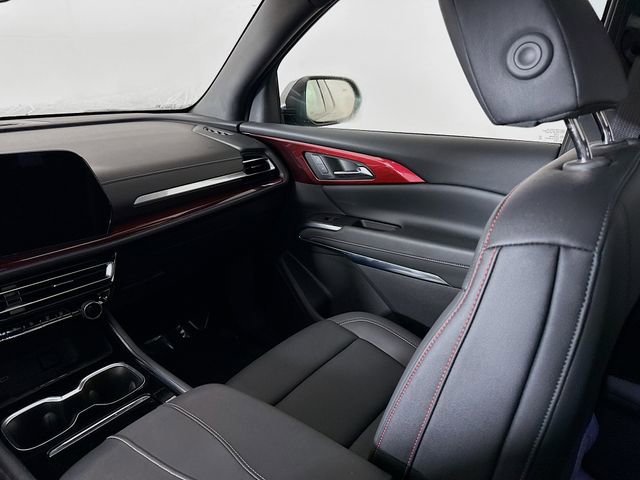 Used 2025 Chevrolet Traverse Z71 image 27