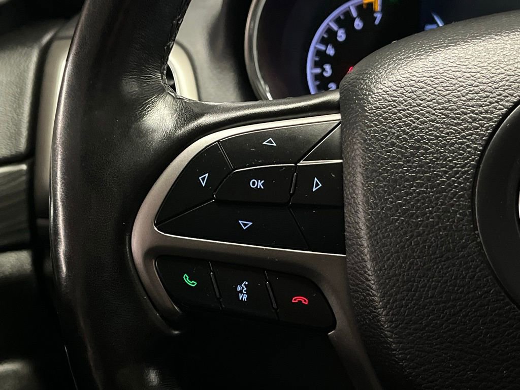 Used 2020 Jeep Grand Cherokee Altitude image 23