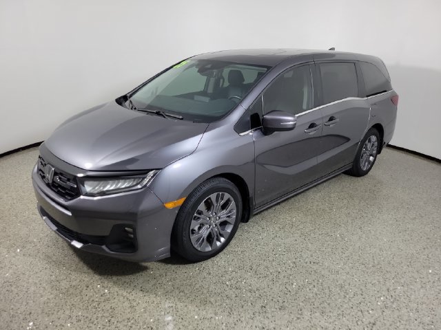 Used 2025 Honda Odyssey Touring image 2