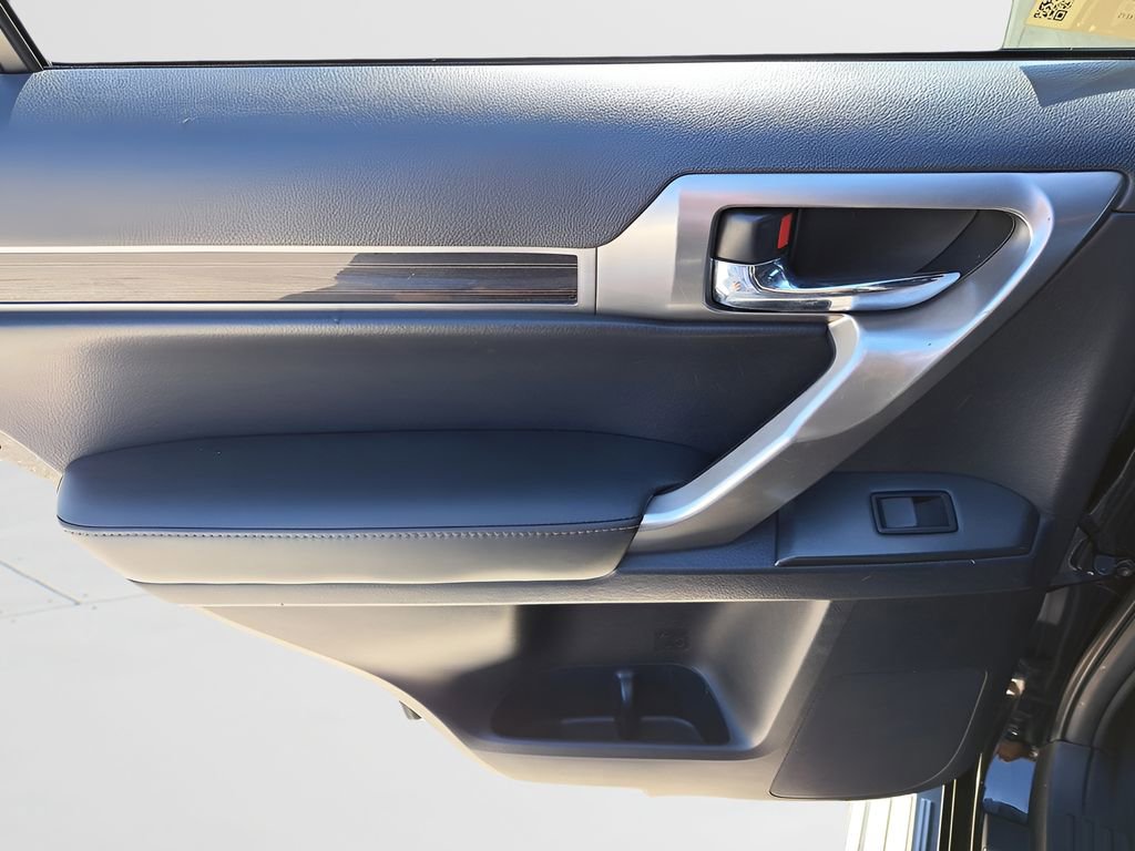 Used 2022 Lexus GX 460 Premium w/ Premium Package image 7