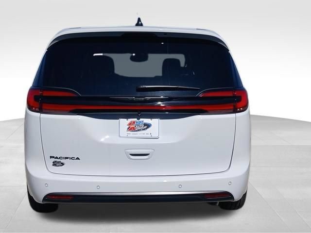 New 2026 Chrysler Pacifica Select FWD image 4
