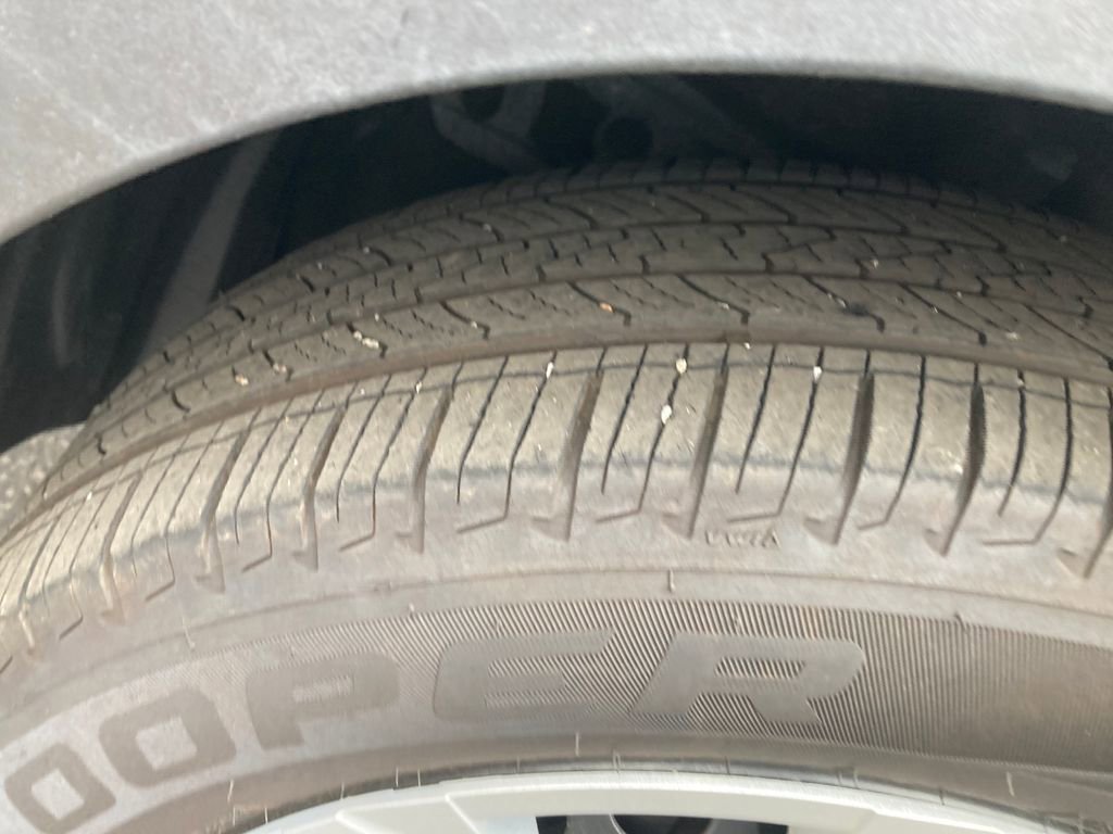 Used 2023 Toyota Corolla Cross L image 32