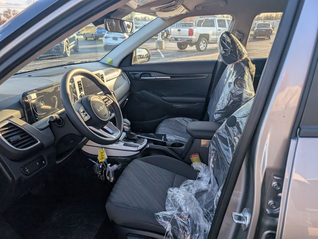 New 2026 Kia Seltos LX image 13