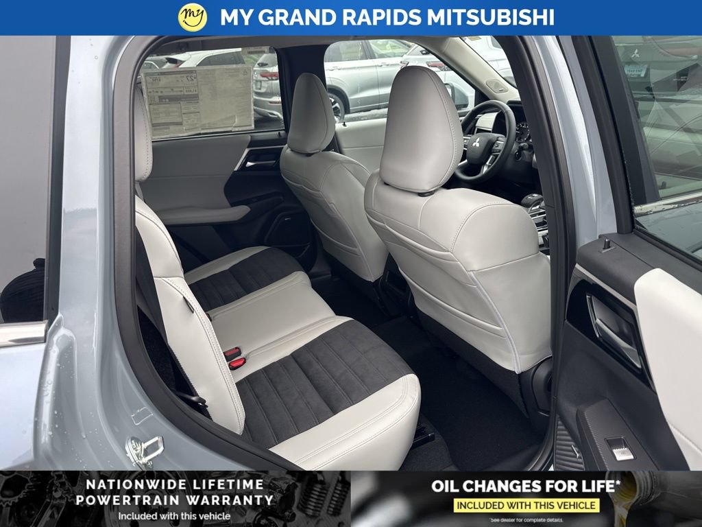 New 2026 Mitsubishi Outlander SE AWD/4WD image 14