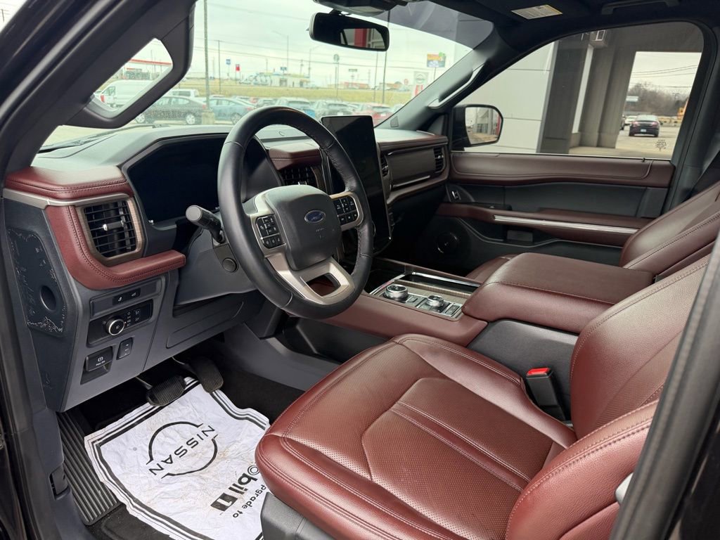 Used 2024 Ford Expedition Limited image 9
