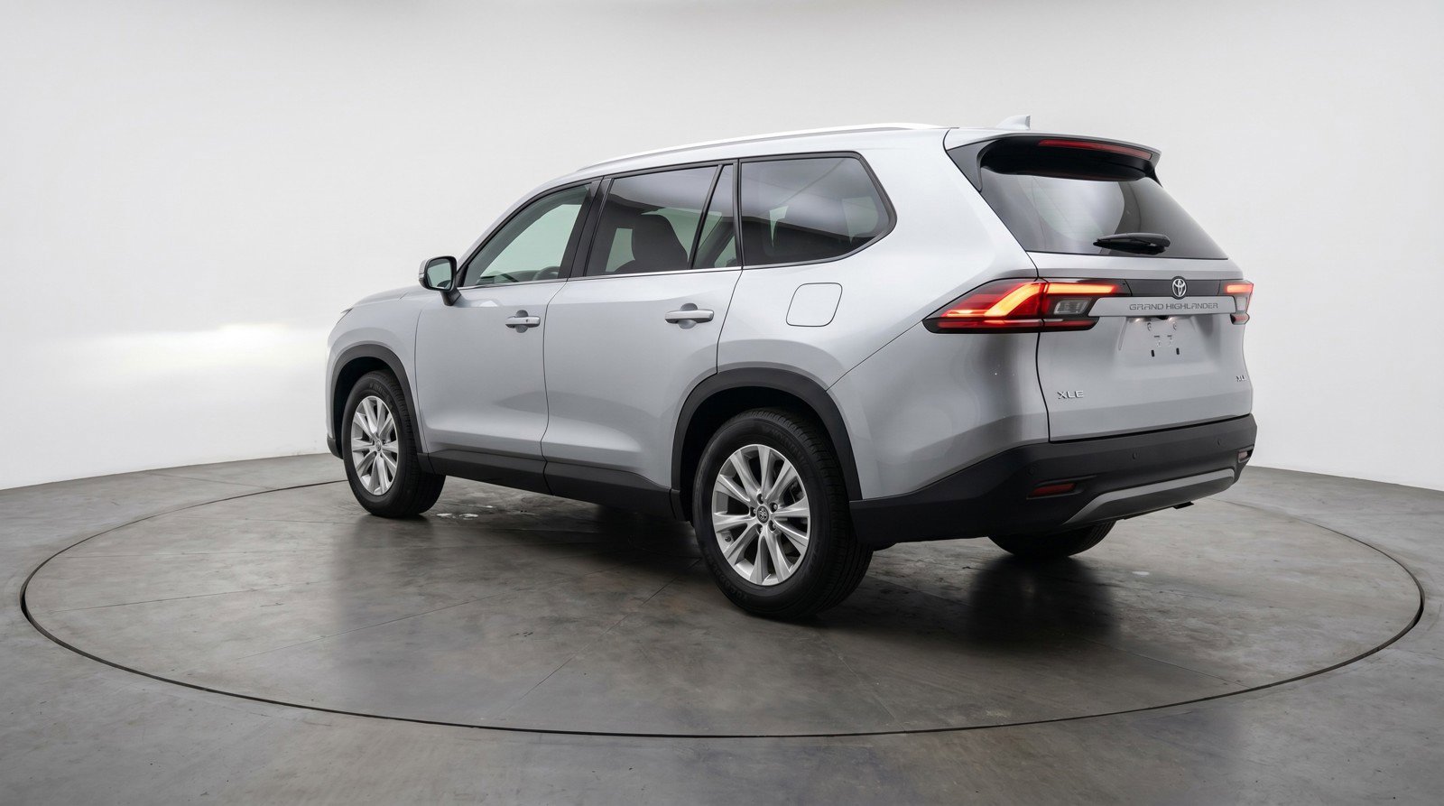 Used 2025 Toyota Grand Highlander FWD image 6